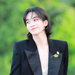 Jeonghan gallery image