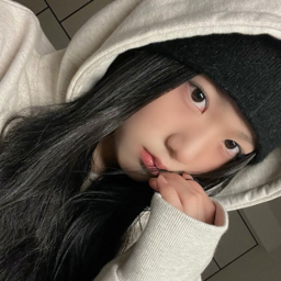 Yoon Jiyoon gallery image