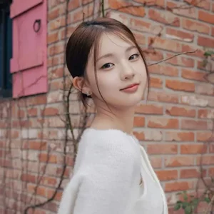 Kwak YeonJi gallery image