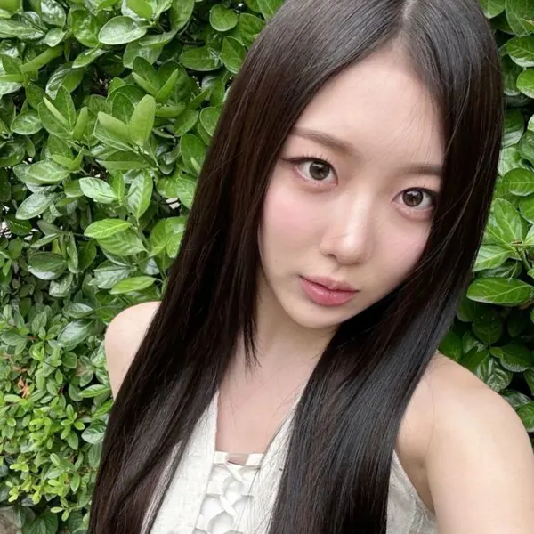 YunSeo gallery image