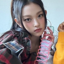 Haerin gallery image