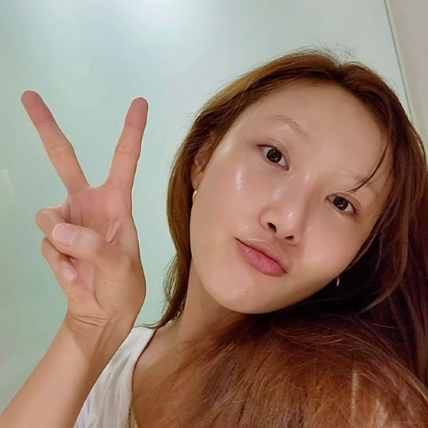 Hwasa gallery image