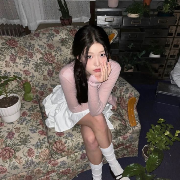 Gambar galeri Yoon Jiyoon