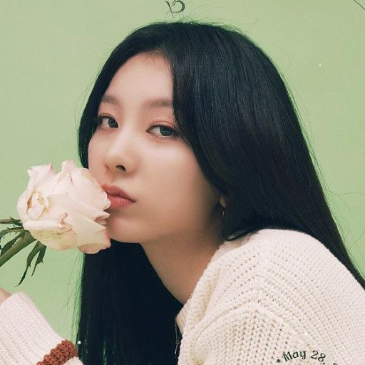 YiYeon gallery image