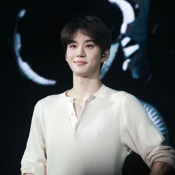 Jungwoo gallery image