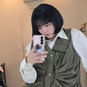 Jeongyeon gallery image