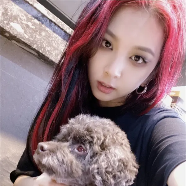 Jeon Jiwoo gallery image