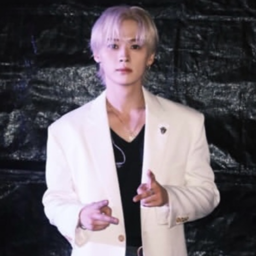 Lee Know gallery image