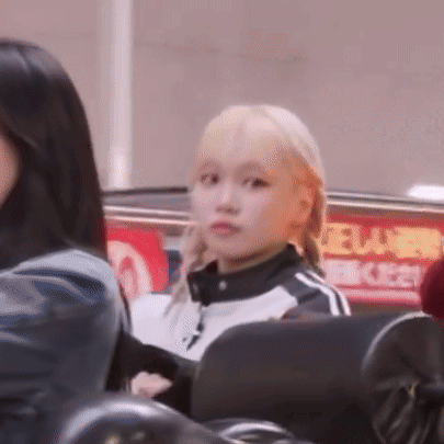 Chaewon gif