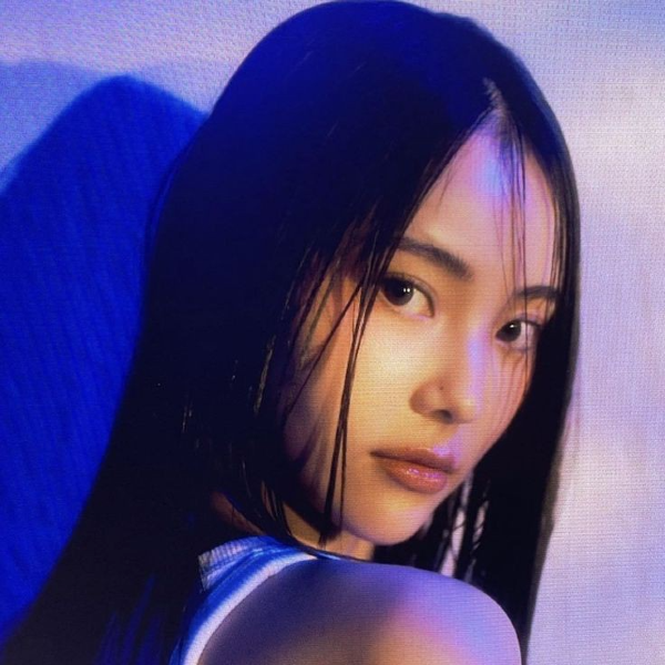 Jinsoul gallery image