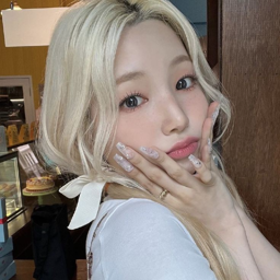 Yeonhee gallery image