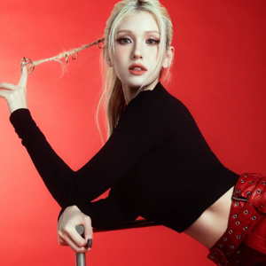 Jeon Somi gallery image