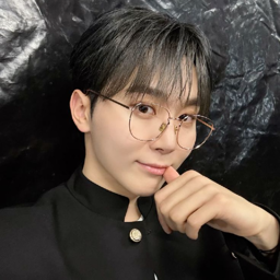 Seungkwan gallery image