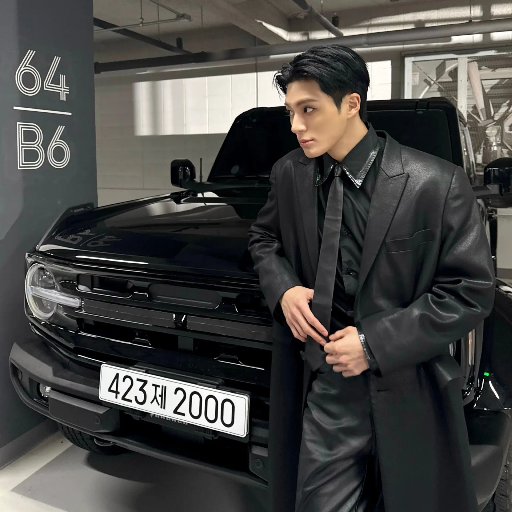 Jeno gallery image
