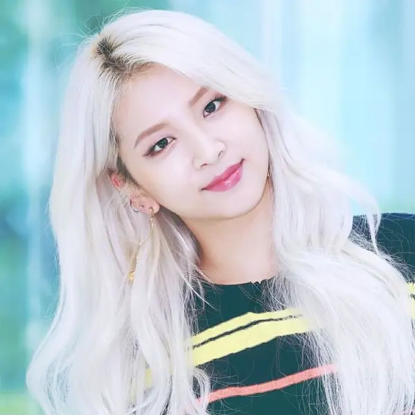 Jeon Jiwoo gallery image