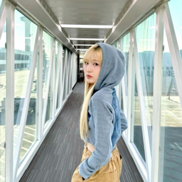 Hitomi gallery image