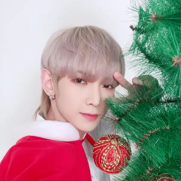 Yeosang gallery image