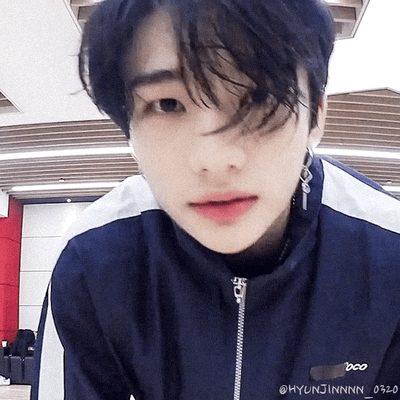 Hyunjin gif