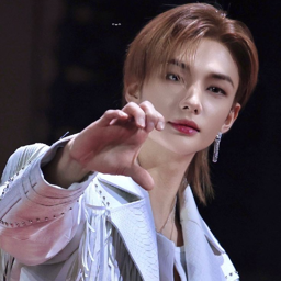 Hyunjin gallery image