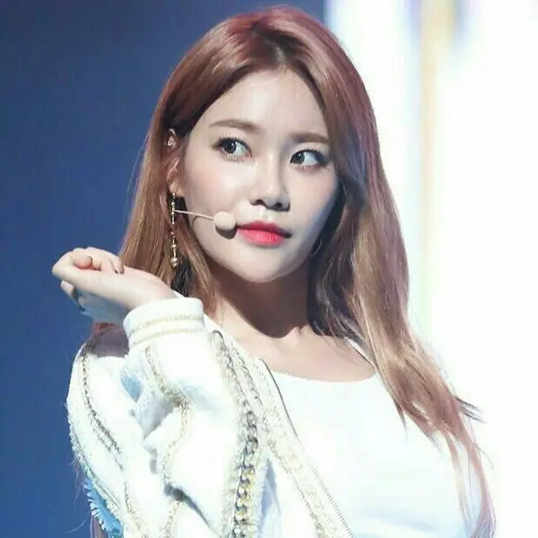 Seo Yuna gallery image