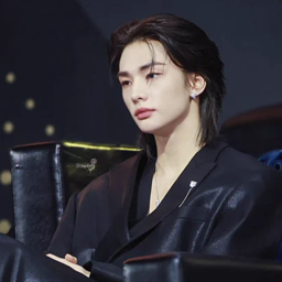 Hyunjin gallery image