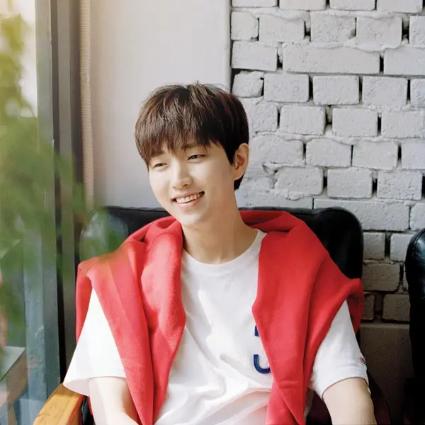 Gambar galeri Lee Junghwan