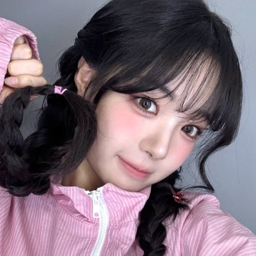 Kim ChaeWon gallery image