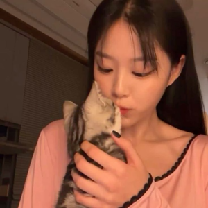 Hyunjin gallery image