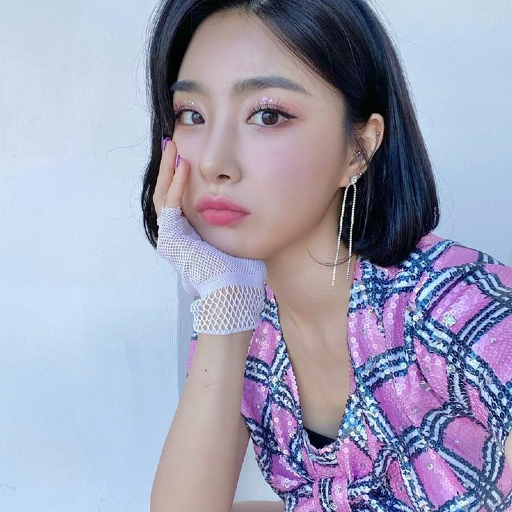 Yuna gallery image