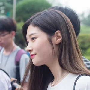 Chaeyeon gallery image