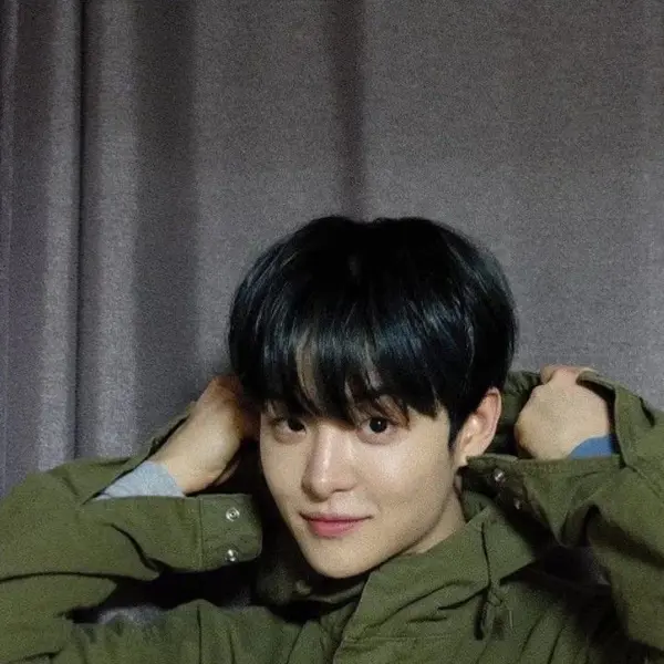 Park Jihoon gallery image