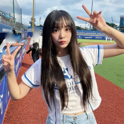 Siyeon gallery image