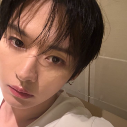 Lee Know gallery image