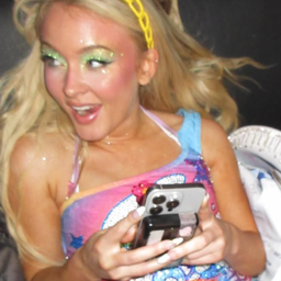 Zara Larsson gallery image