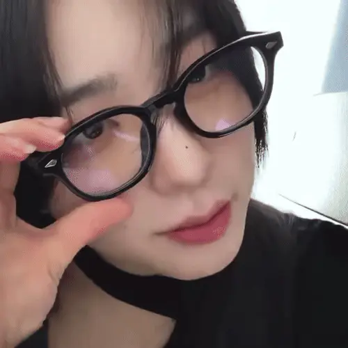 Park SoHyun gif