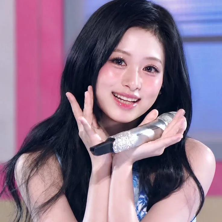 Ahyeon gallery image