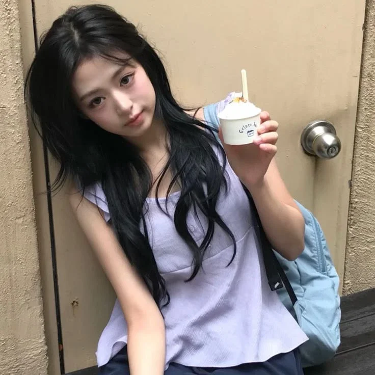 Ahyeon gallery image