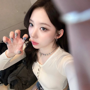 Hong Hyeju gallery image