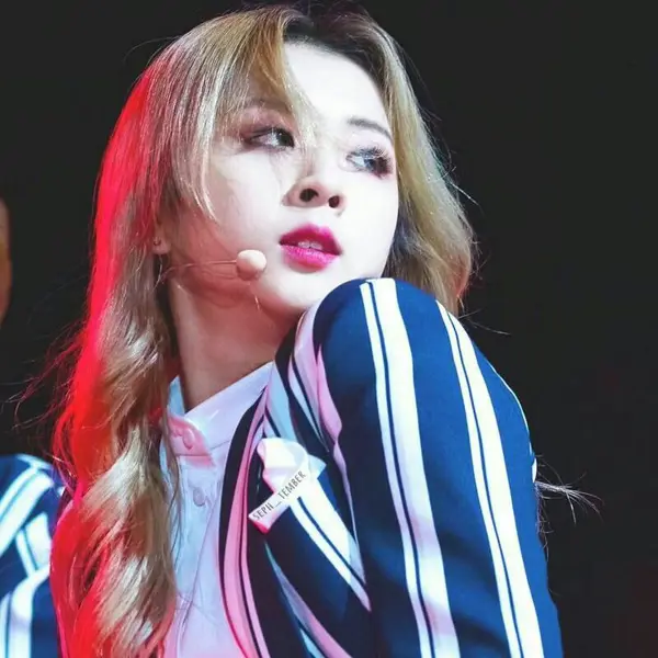 Jeon Jiwoo gallery image