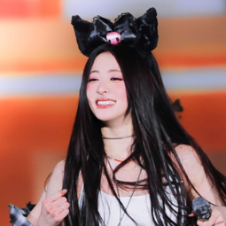 Huh Yunjin gallery image