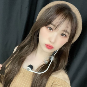 Chaeyeon gallery image