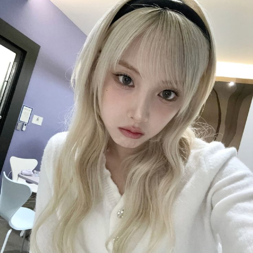 Jiwoo gallery image