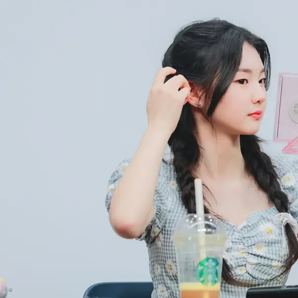 Kwak YeonJi gallery image