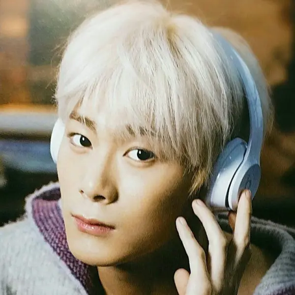 Moon Bin gallery image