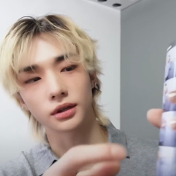 Hyunjin gallery image