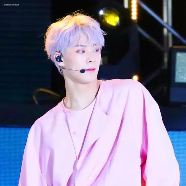 Moon Bin gallery image