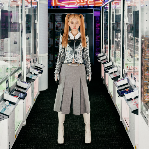 TYRA: gallery image