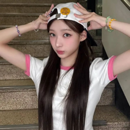 Hyerin gallery image