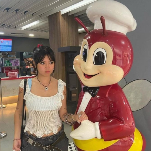 Beabadoobee gallery image