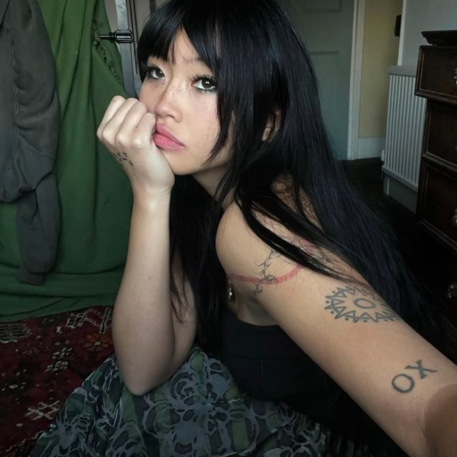 Beabadoobee gallery image